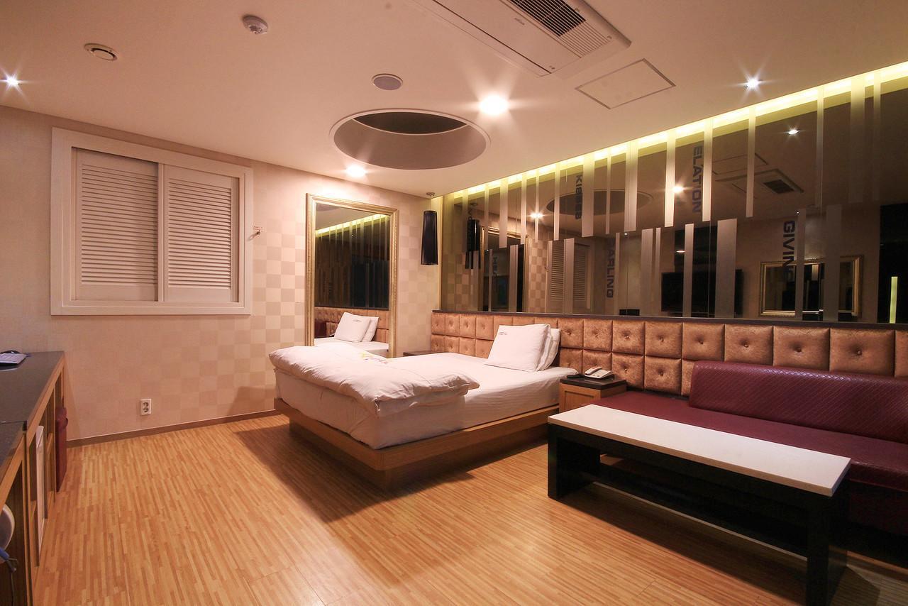 Khan Motel Daegu Exteriör bild